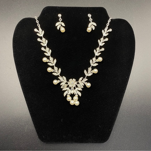 Rhinestone & Imitation Pearl Necklace Pierced Dangle Earrings Set - Picture 1 of 8
